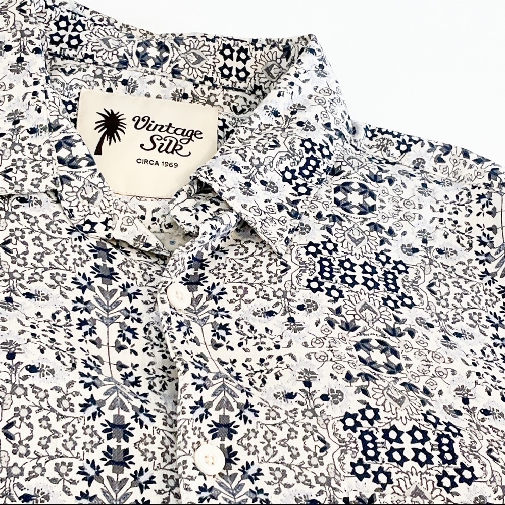 Vintage Silk Shirt Blue White Floral Print Short Sleeve Medium - Picture 9 of 9